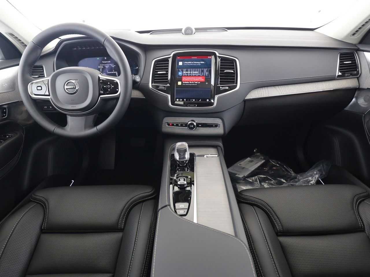 Volvo  T8 Ultra Bright Recharge Plug-In Hybrid AWD