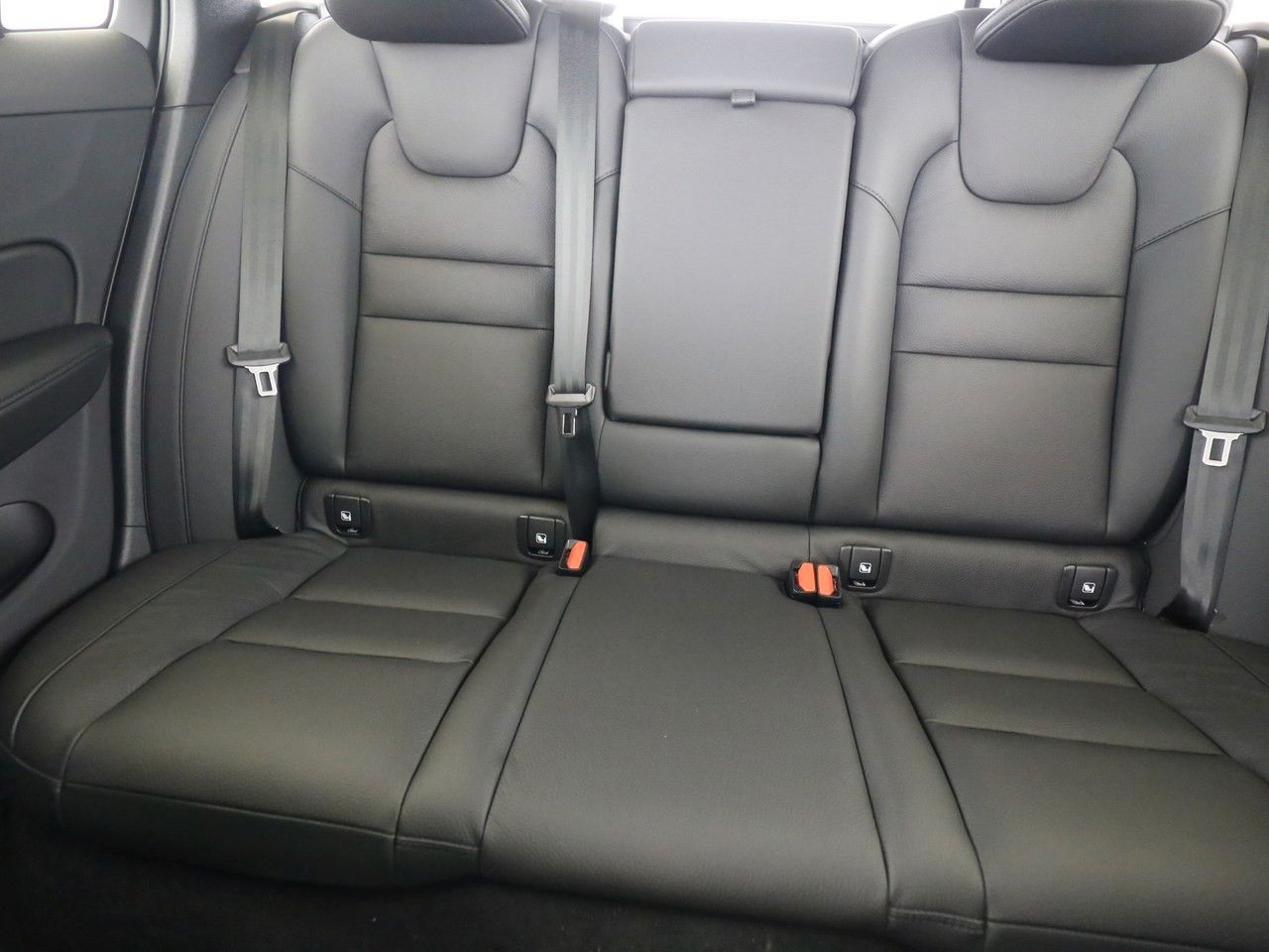 Volvo  T6 Plus Dark Recharge Plug-In Hybrid AWD