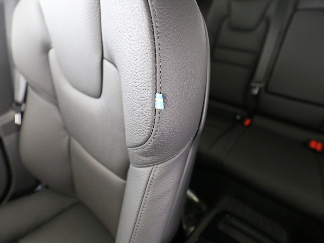 Volvo  T6 Plus Dark Recharge Plug-In Hybrid AWD