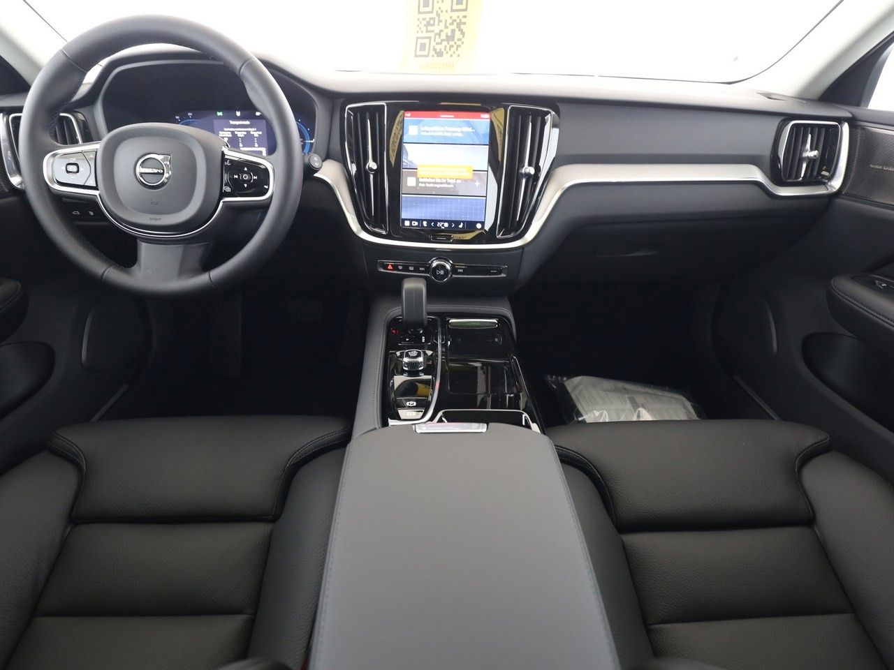 Volvo  T6 Plus Dark Recharge Plug-In Hybrid AWD