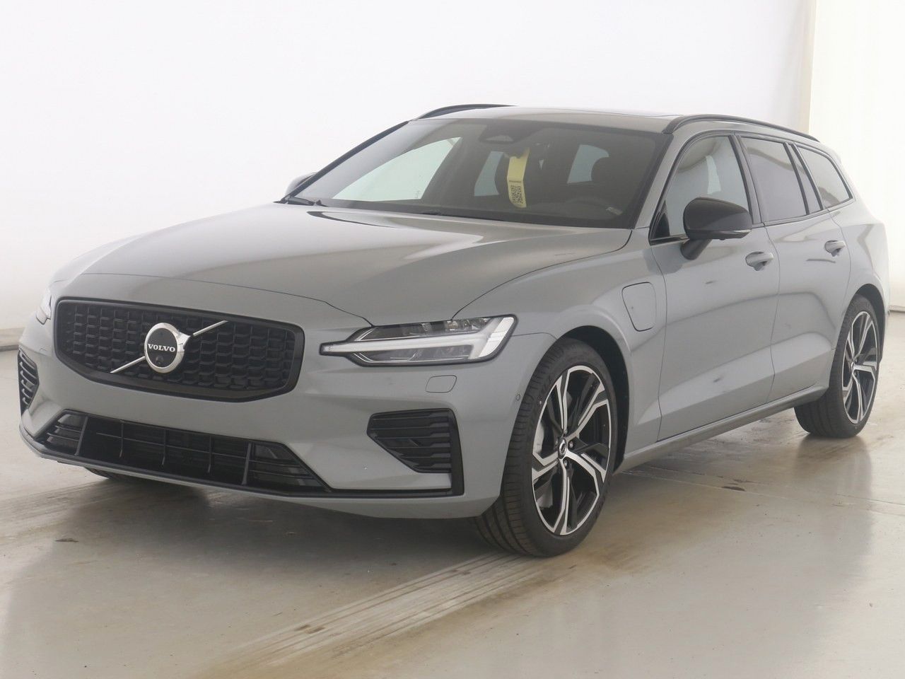 Volvo  T6 Plus Dark Recharge Plug-In Hybrid AWD
