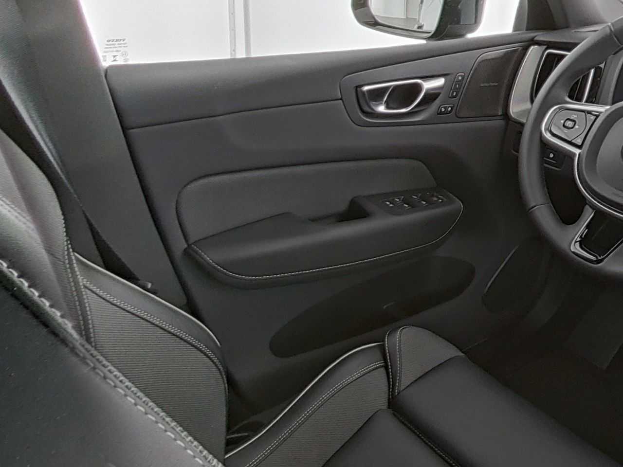 Volvo  Plus Black Edition Recharge Plug-In Hybrid