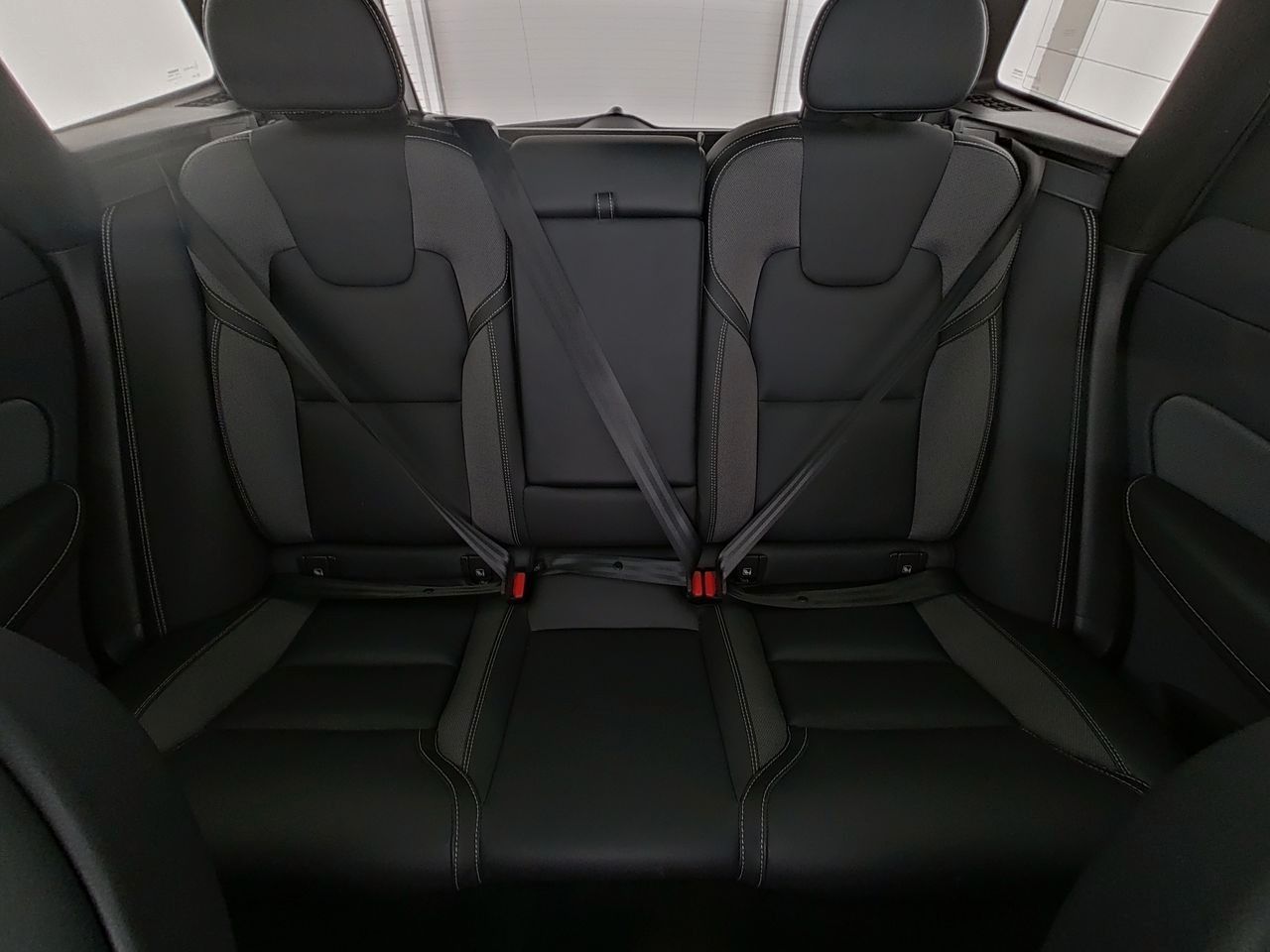 Volvo  Plus Black Edition Recharge Plug-In Hybrid