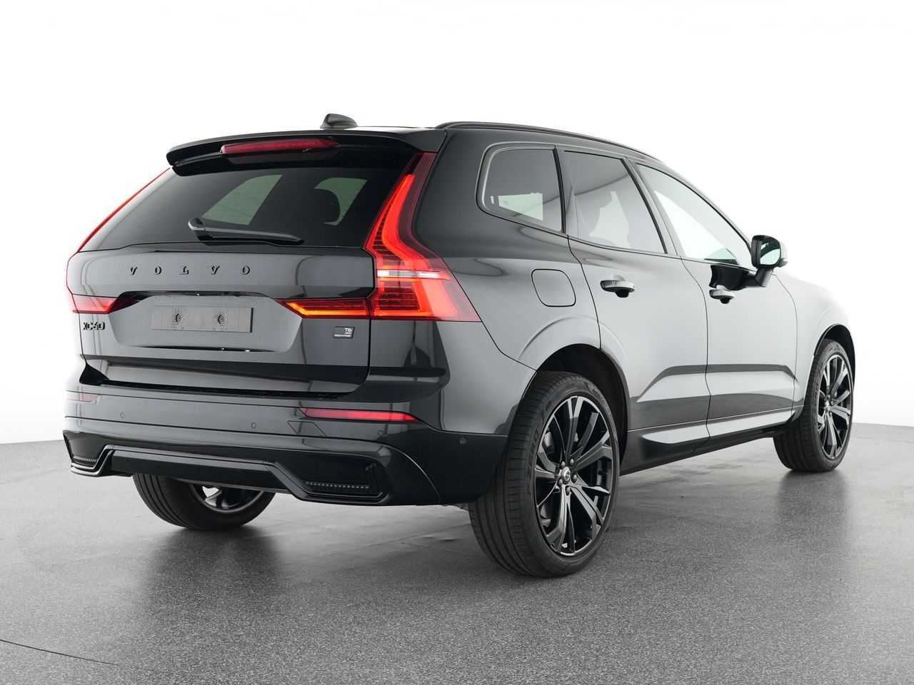 Volvo  Plus Black Edition Recharge Plug-In Hybrid
