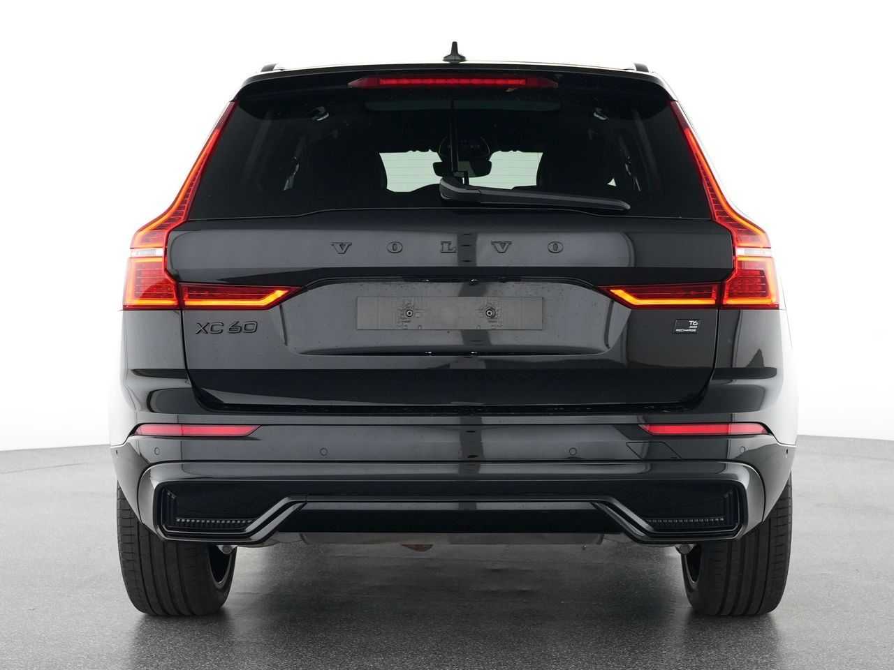 Volvo  Plus Black Edition Recharge Plug-In Hybrid