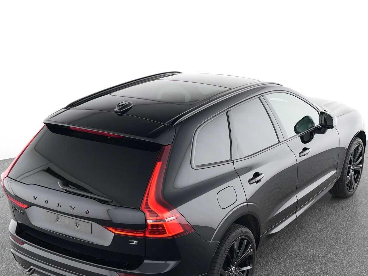Volvo  Plus Black Edition Recharge Plug-In Hybrid