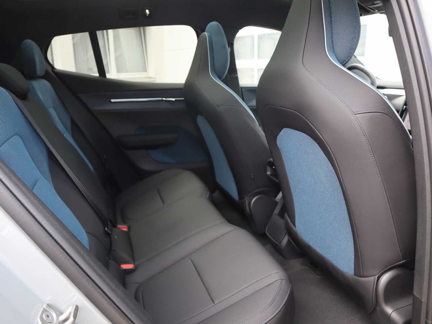 Volvo  Ultra AWD Performance Pure Electric
