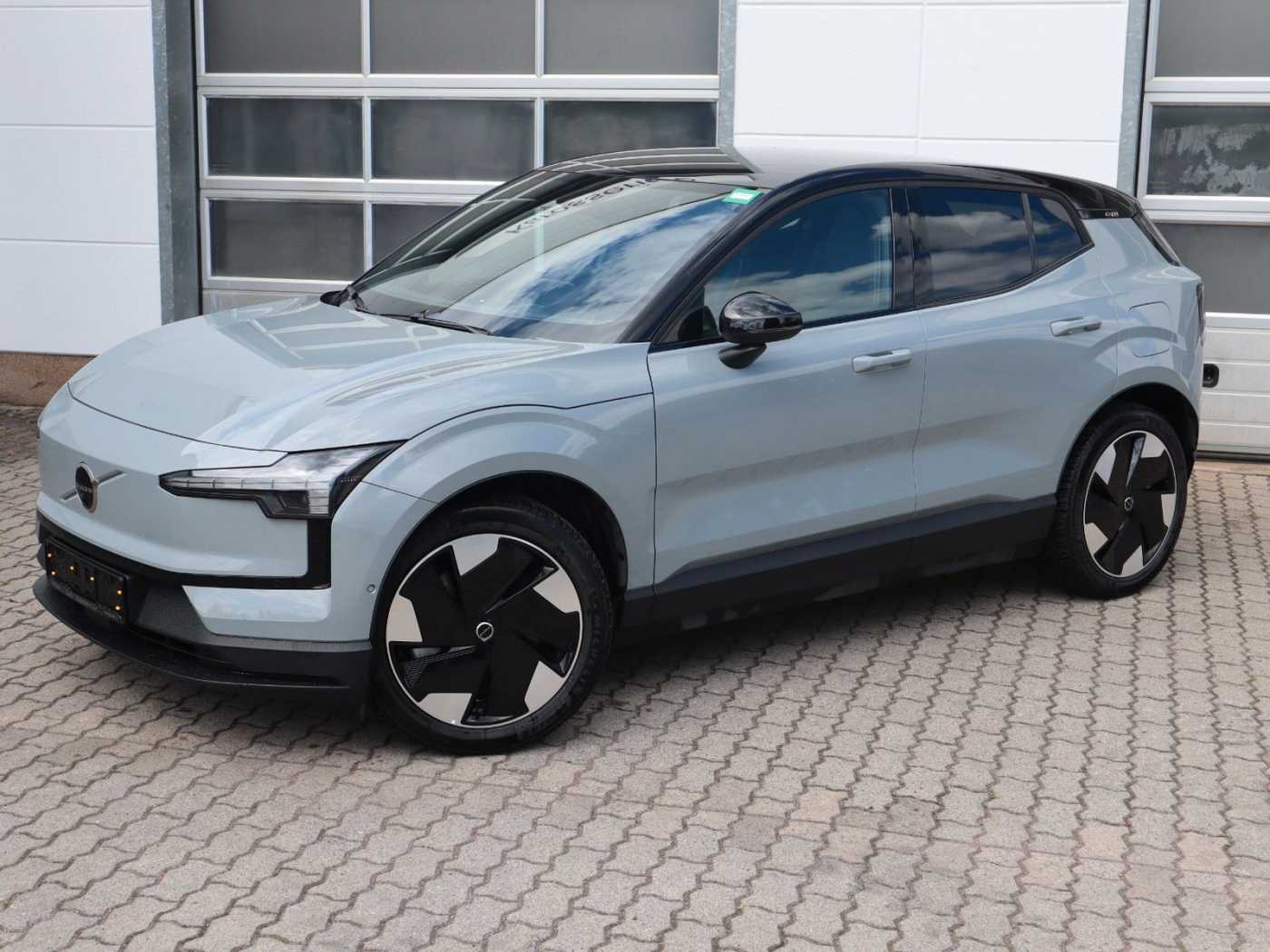 Volvo  Ultra AWD Performance Pure Electric