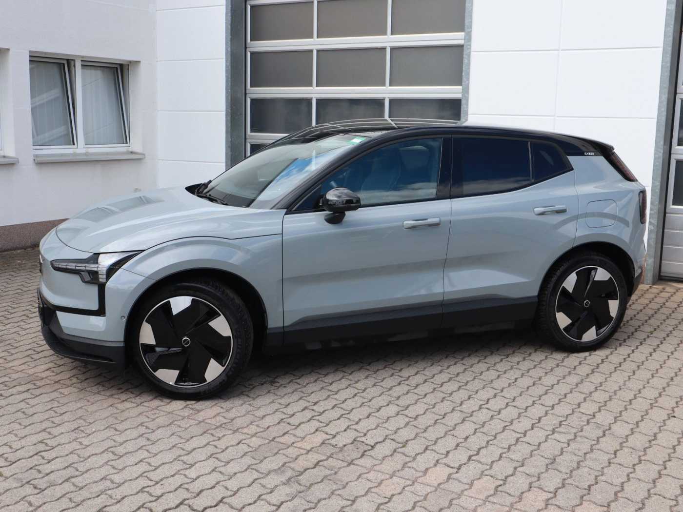 Volvo  Ultra AWD Performance Pure Electric