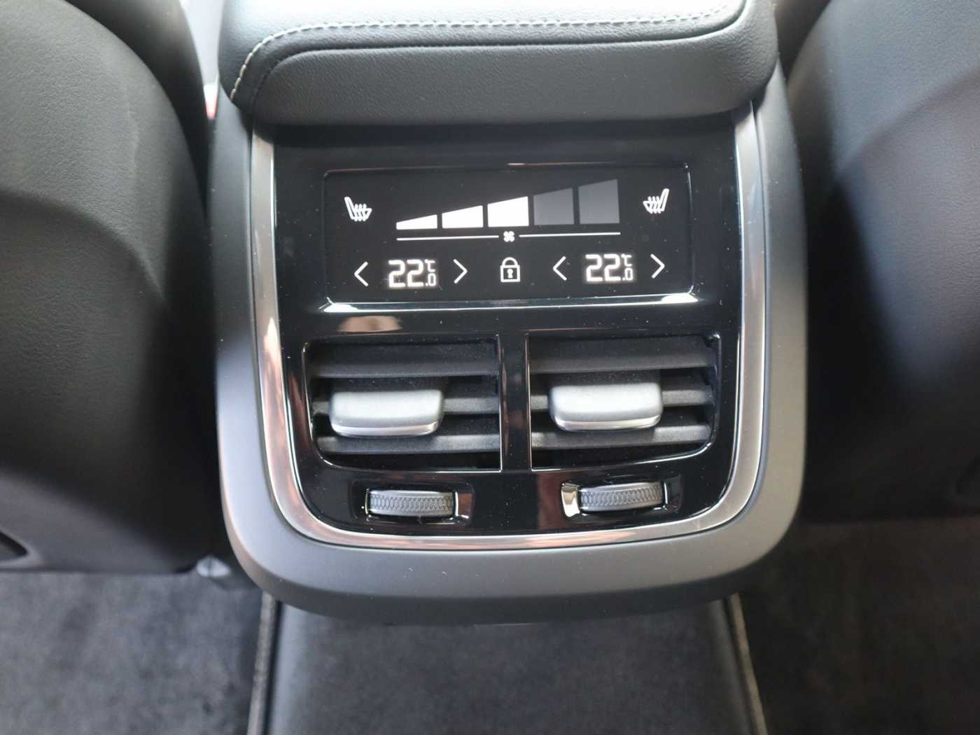 Volvo  B4 R Design