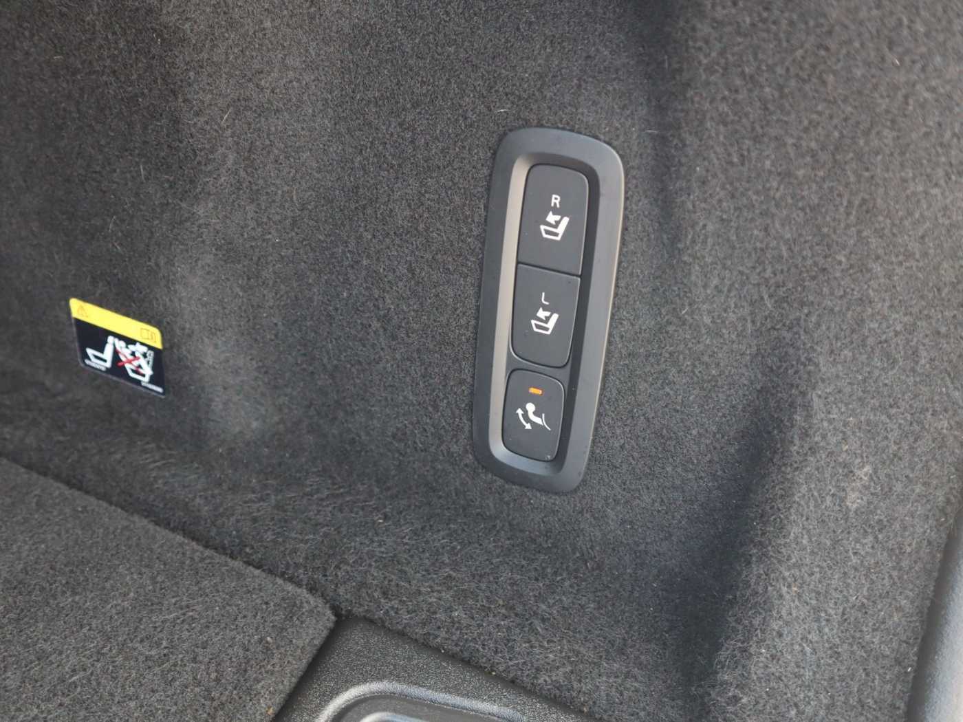 Volvo  D5 Momentum AWD