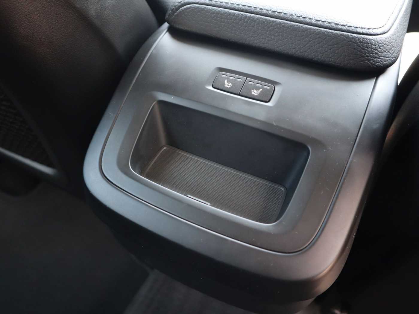 Volvo  D5 Momentum AWD