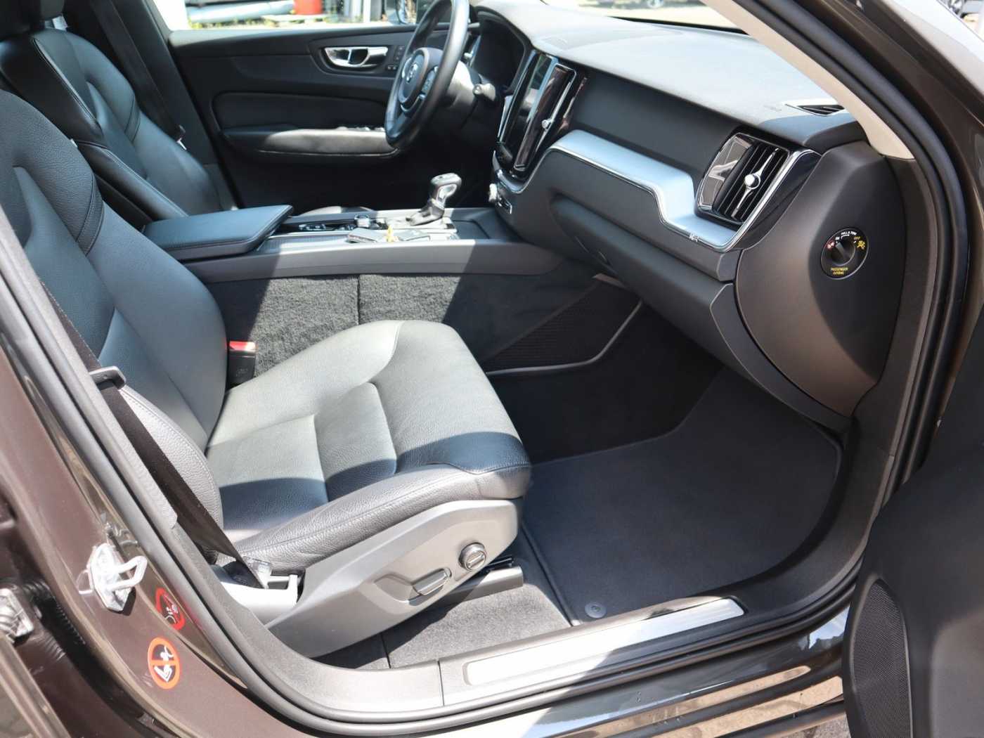 Volvo  D5 Momentum AWD