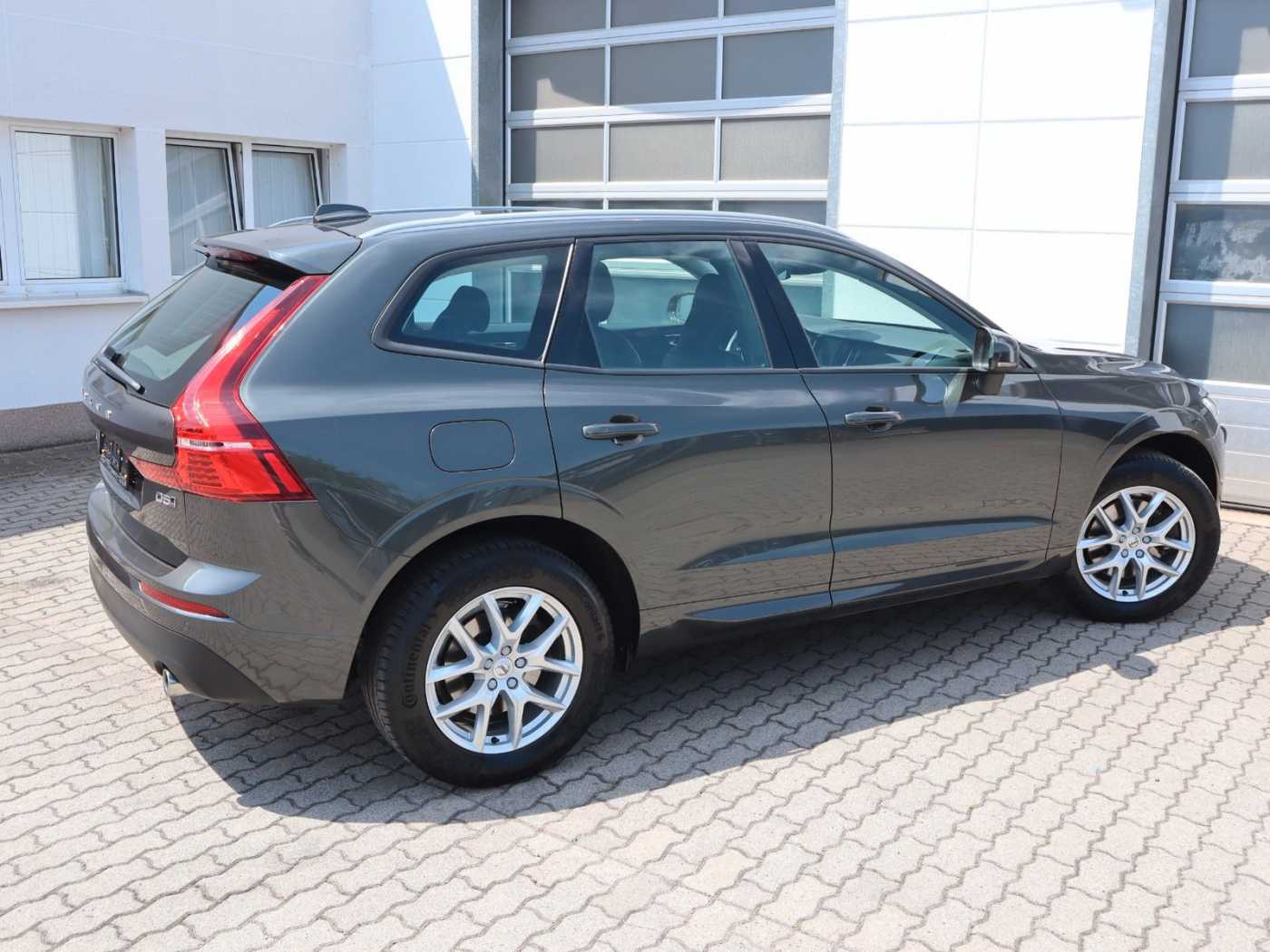 Volvo  D5 Momentum AWD