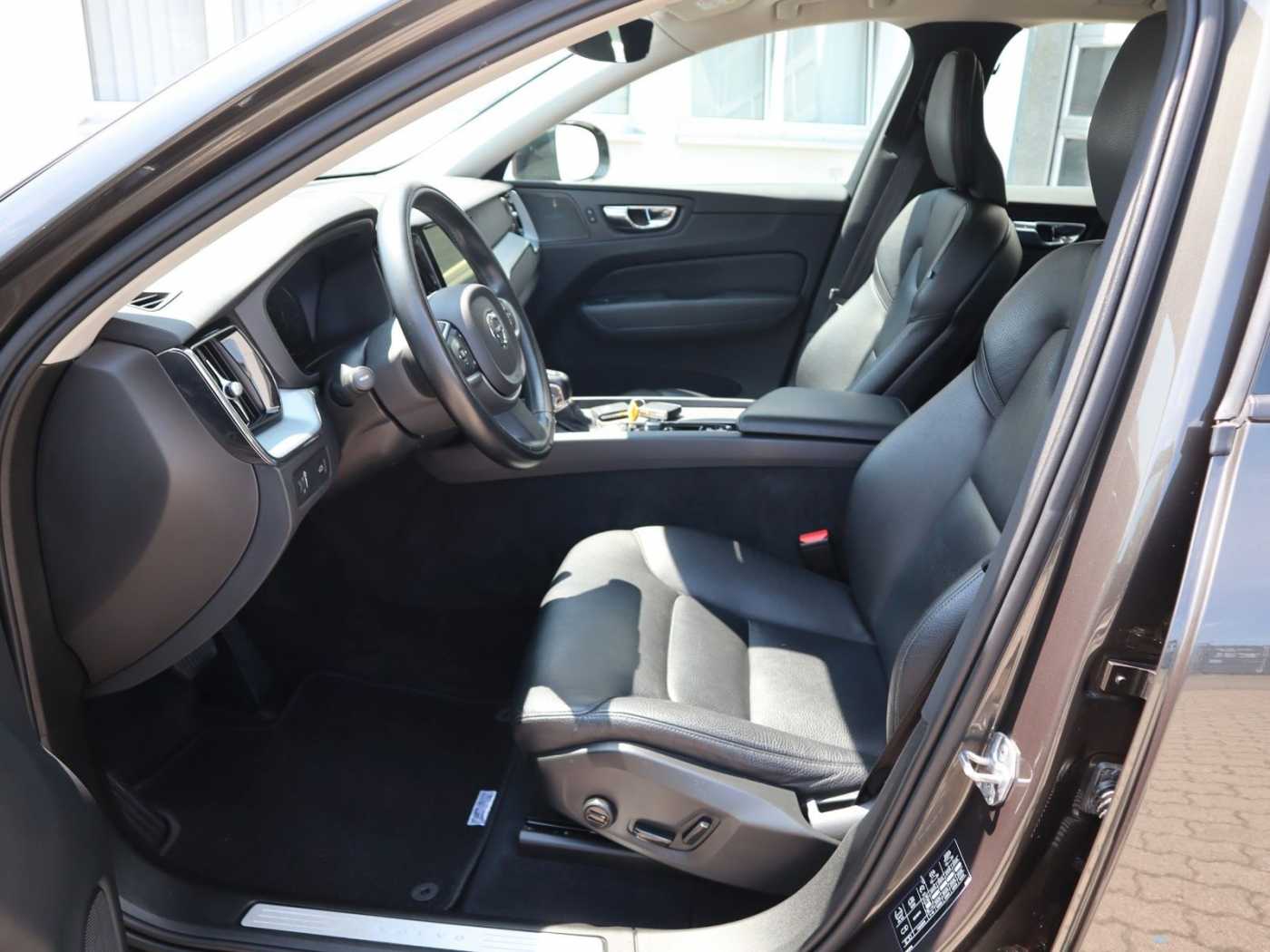 Volvo  D5 Momentum AWD