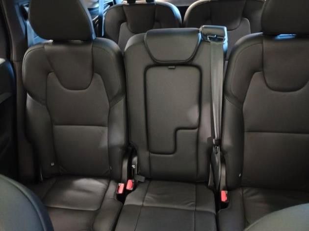 Volvo  B4 R Design AWD