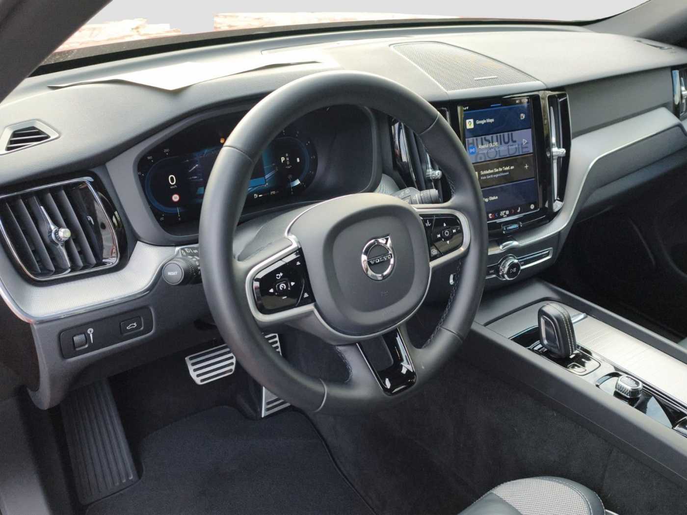 Volvo B4 R Design AWD