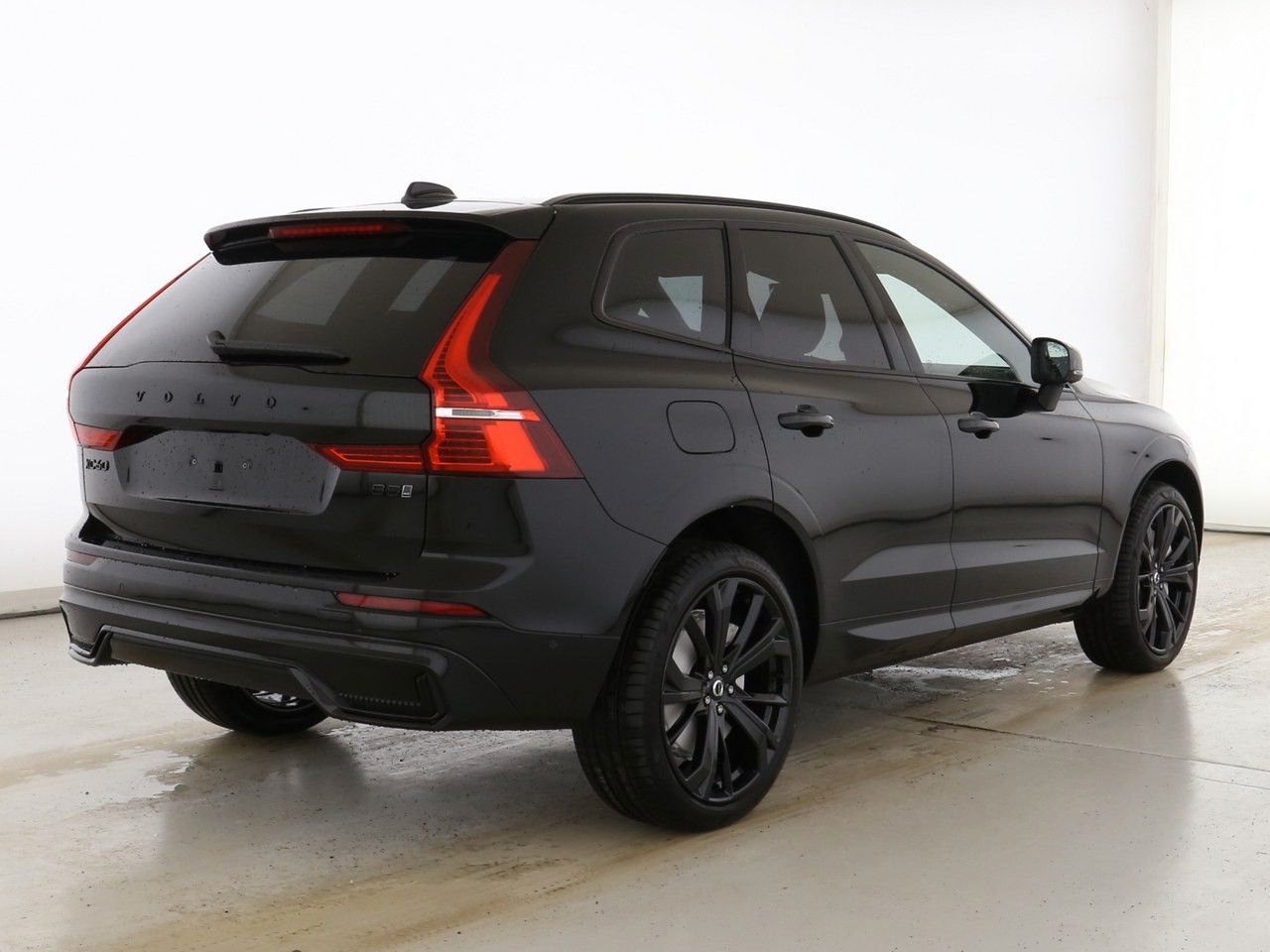 Volvo  B5 AWD Ultimate Black Edition Auto