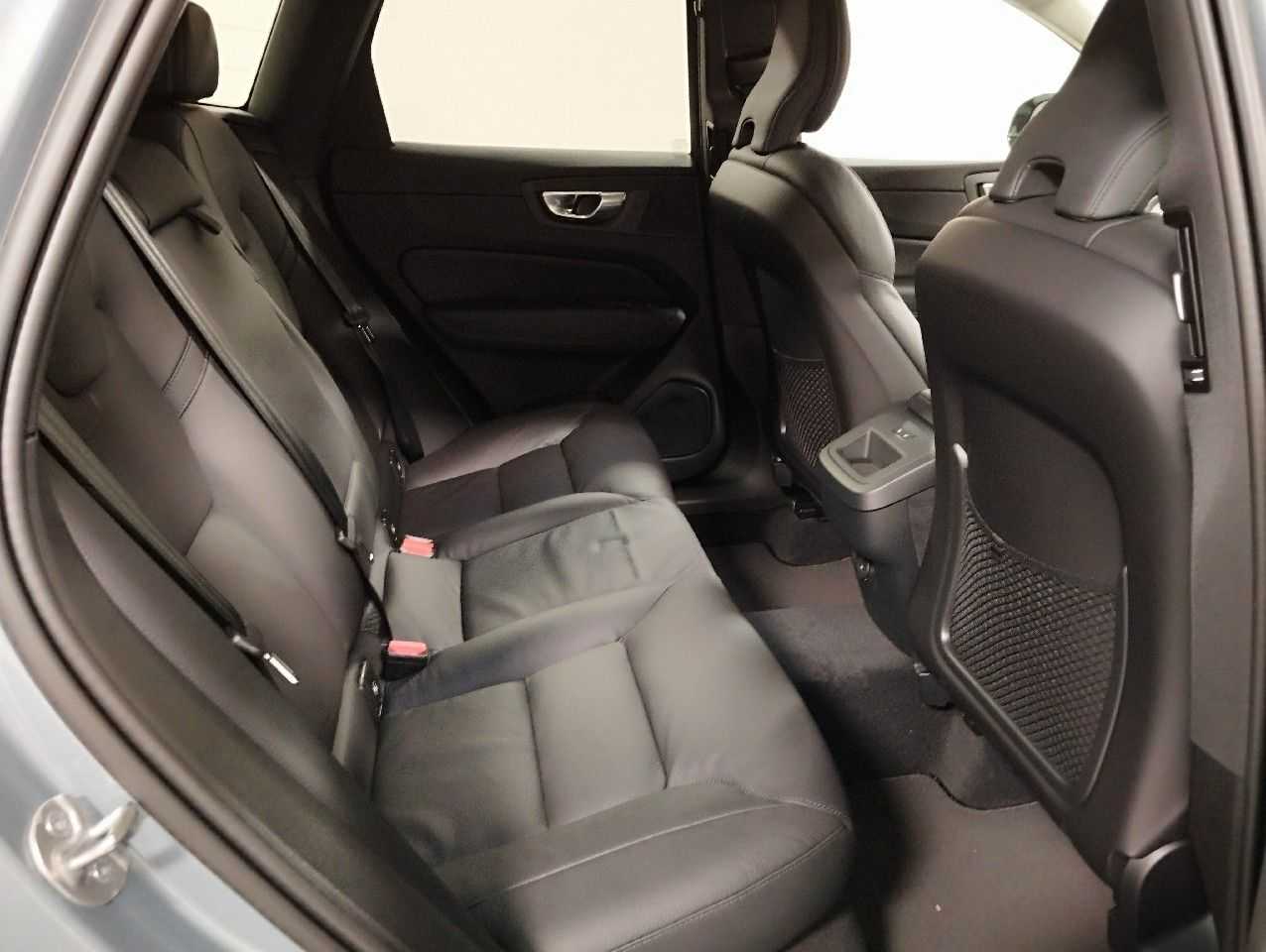Volvo  B4 Plus Dark AWD*Standh. *FrontsH*