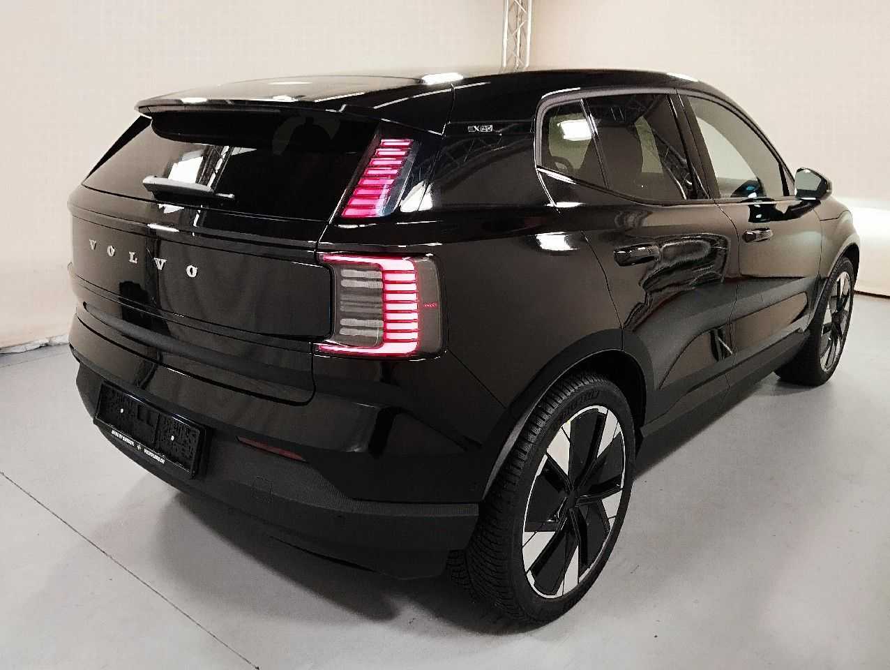 Volvo  Ultra AWD Performance Pure Electric