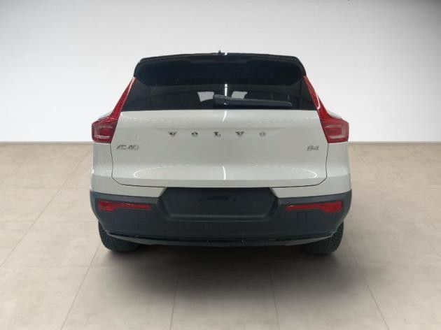Volvo  B4 R Design FWD