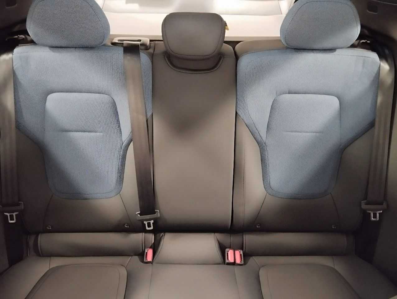 Volvo  Ultra AWD Performance Pure Electric