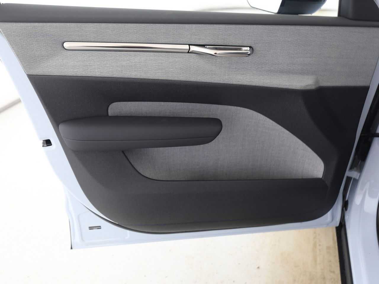 Volvo  Ultra AWD Performance Pure Electric