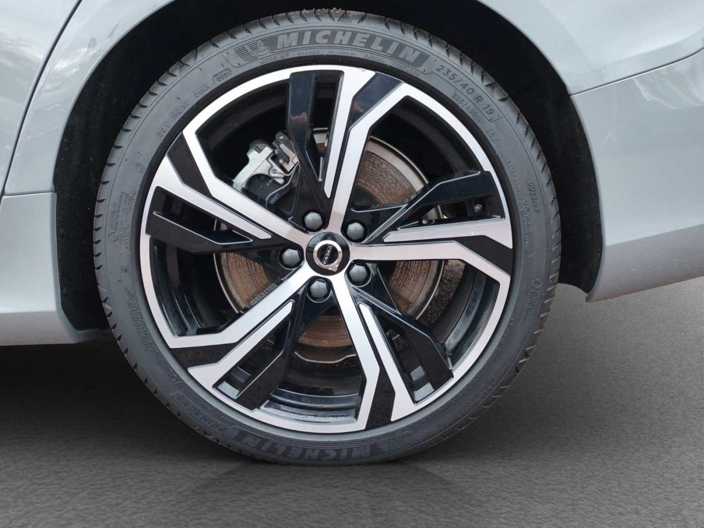 Volvo  T6 Plus Dark Recharge Plug-In Hybrid AWD*AHK