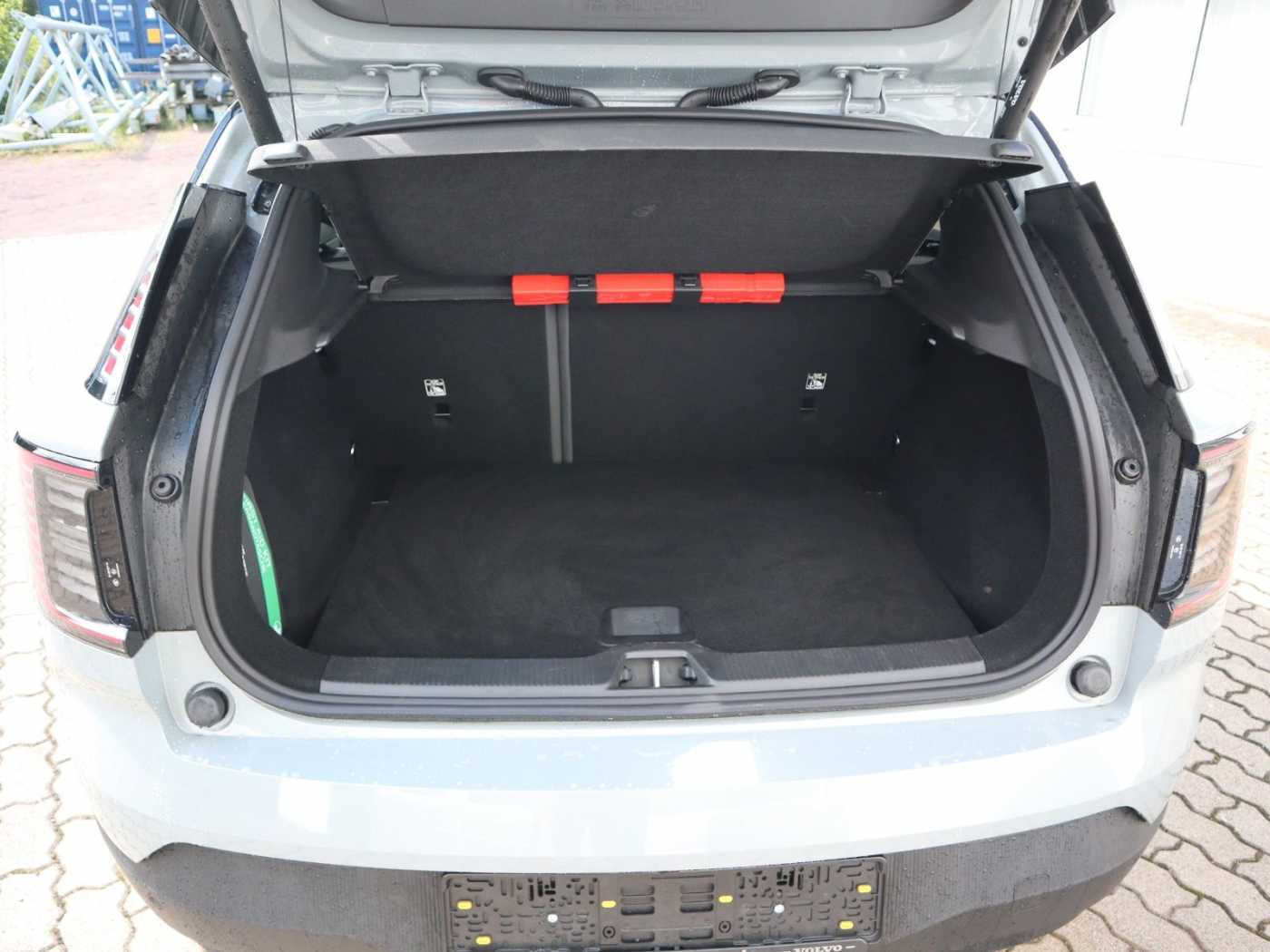 Volvo  Plus 2WD Pure Electric