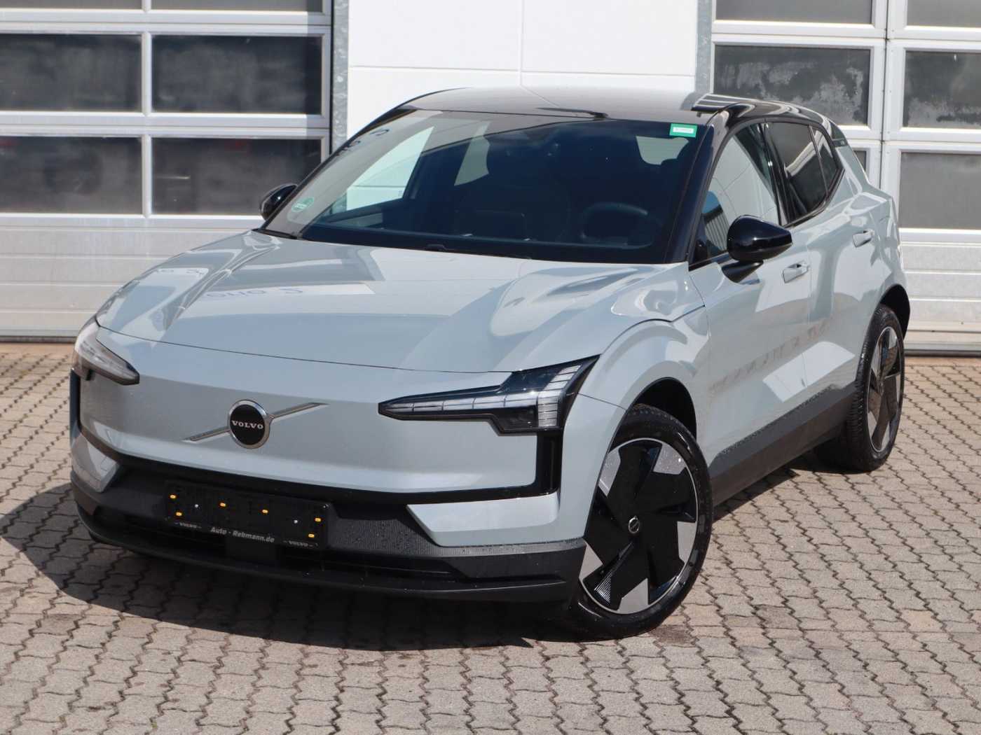 Volvo  Plus 2WD Pure Electric