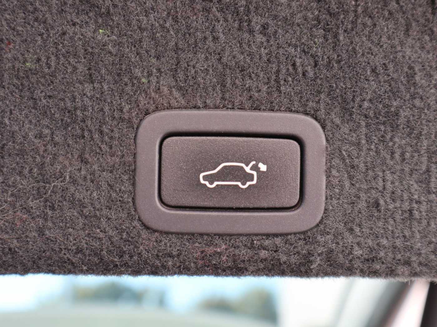 Volvo  D5 Momentum AWD
