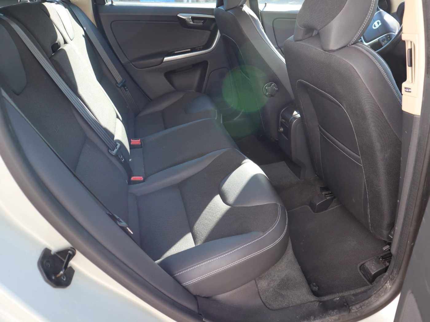 Volvo  D5 Momentum AWD