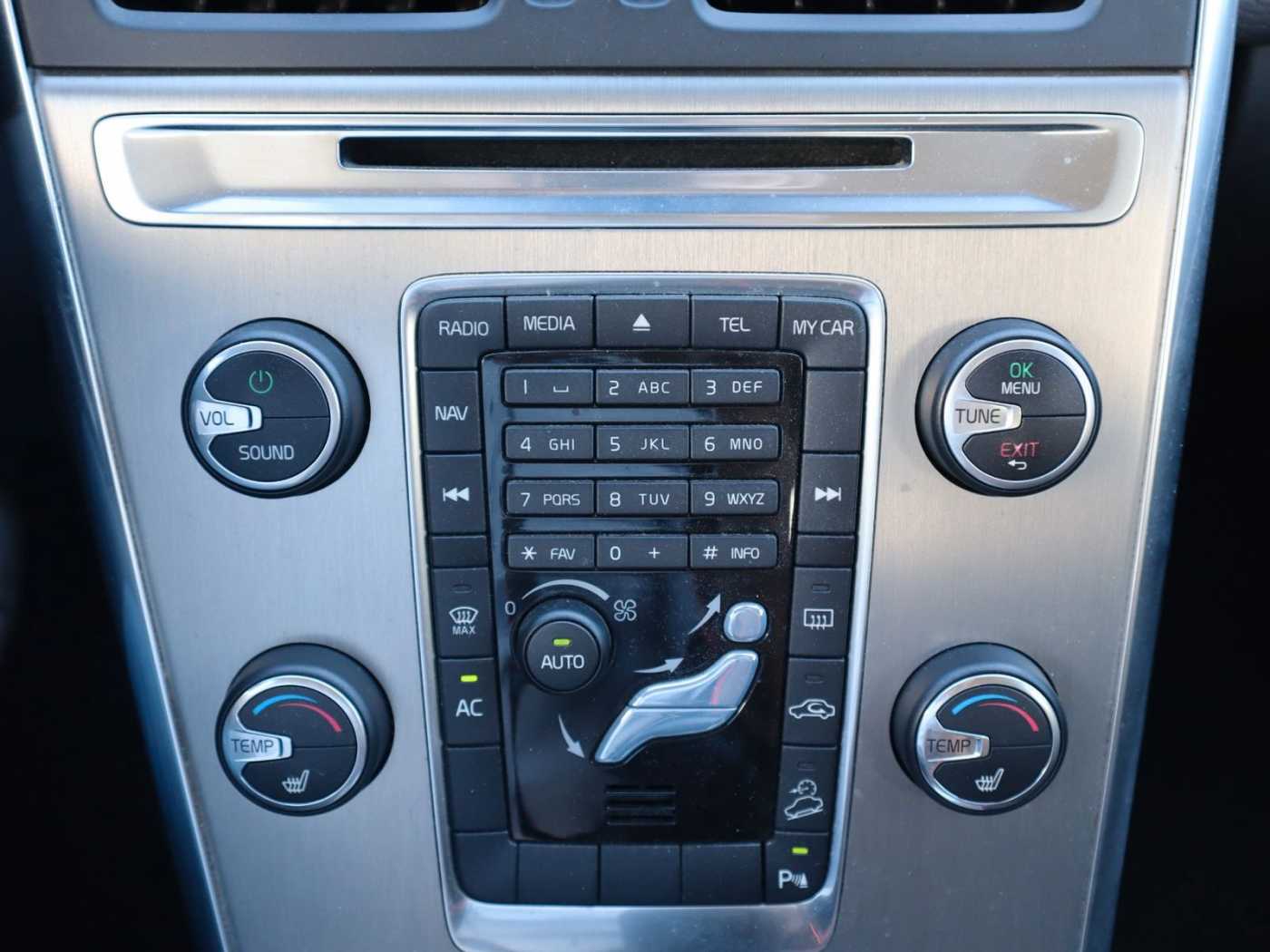 Volvo  D5 Momentum AWD
