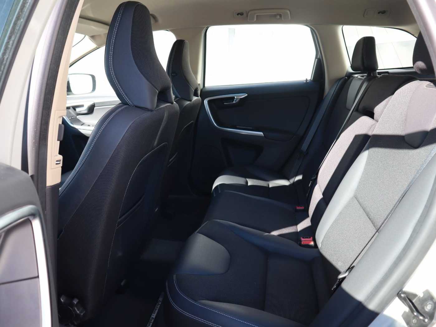 Volvo  D5 Momentum AWD