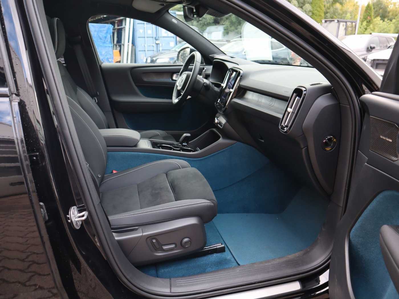 Volvo  Ultimate Recharge Pure Electric AWD