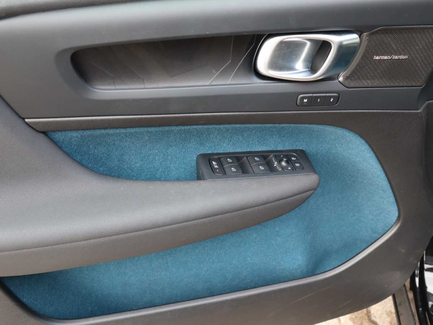 Volvo  Ultimate Recharge Pure Electric AWD