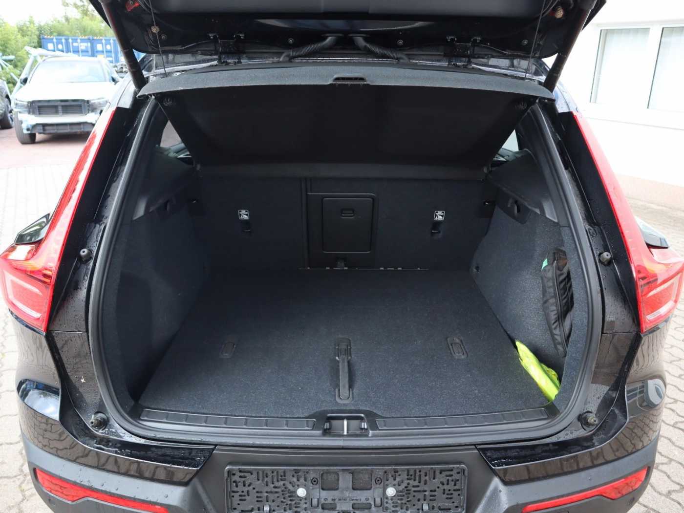 Volvo  Ultimate Recharge Pure Electric AWD