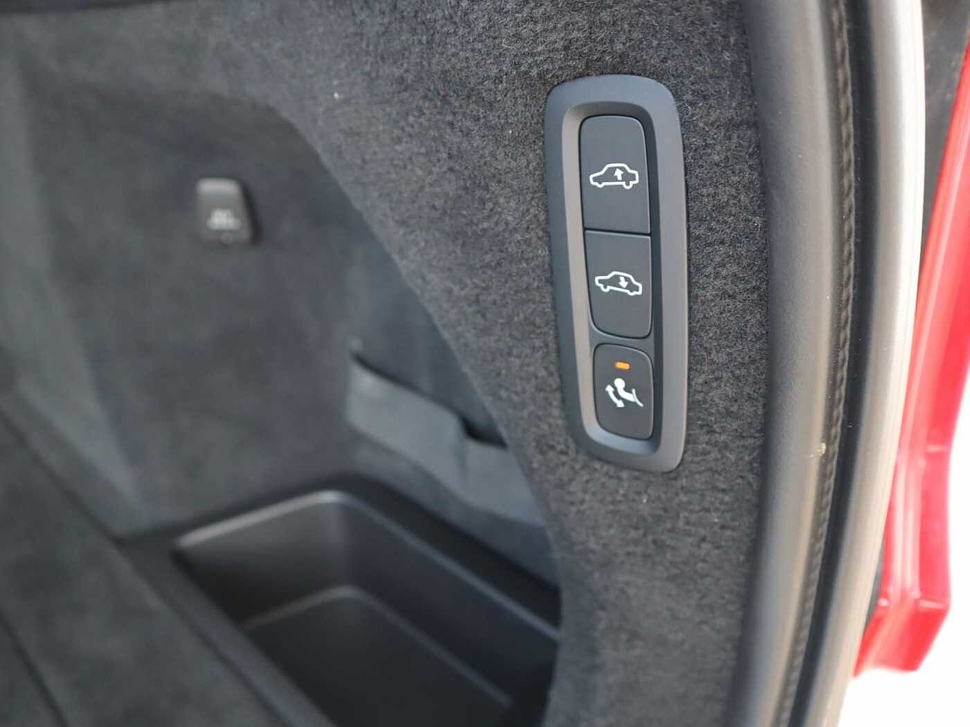 Volvo  B5 R Design AWD