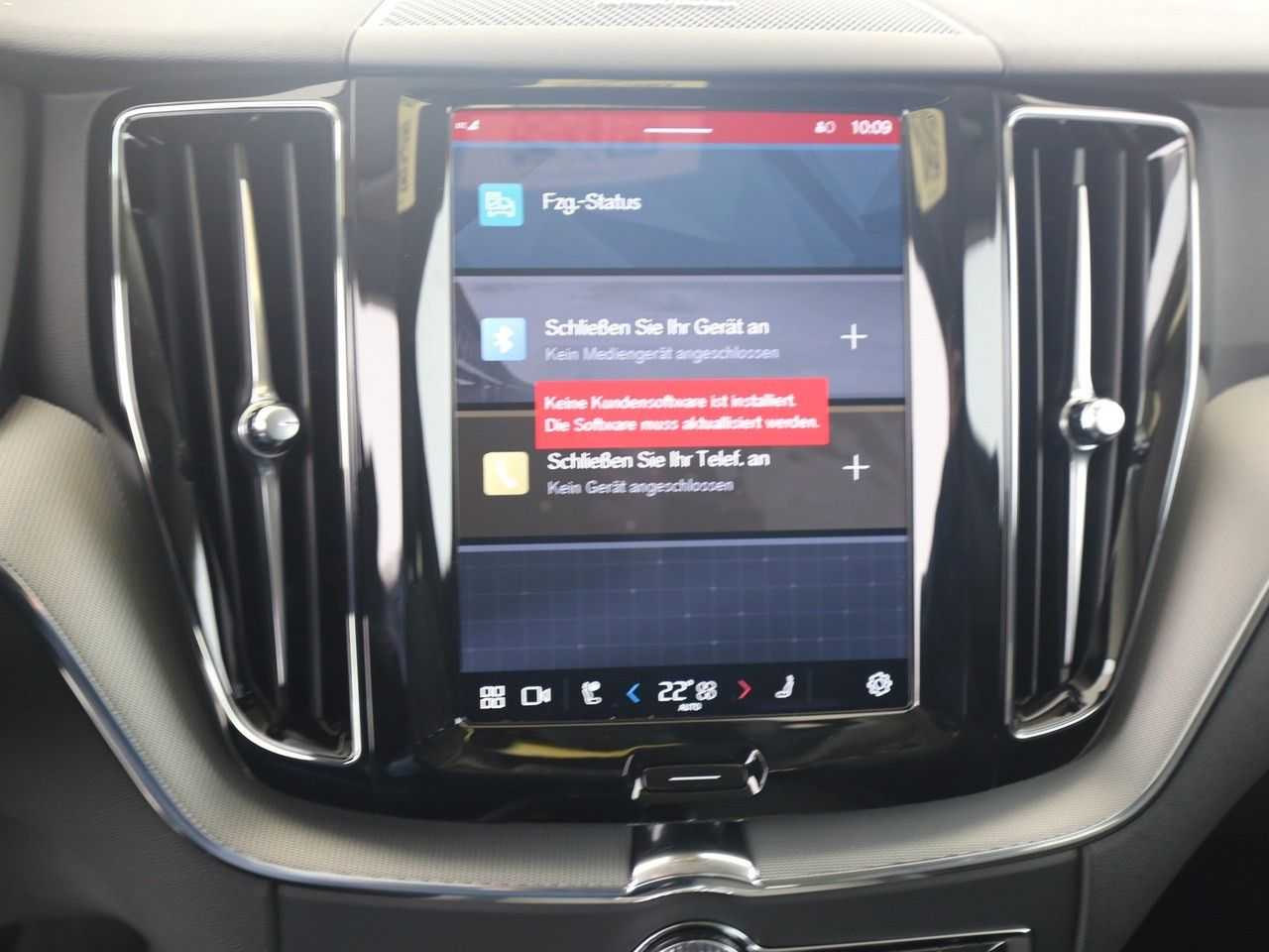 Volvo  T6 Plus Dark Recharge Plug-In Hybrid AWD