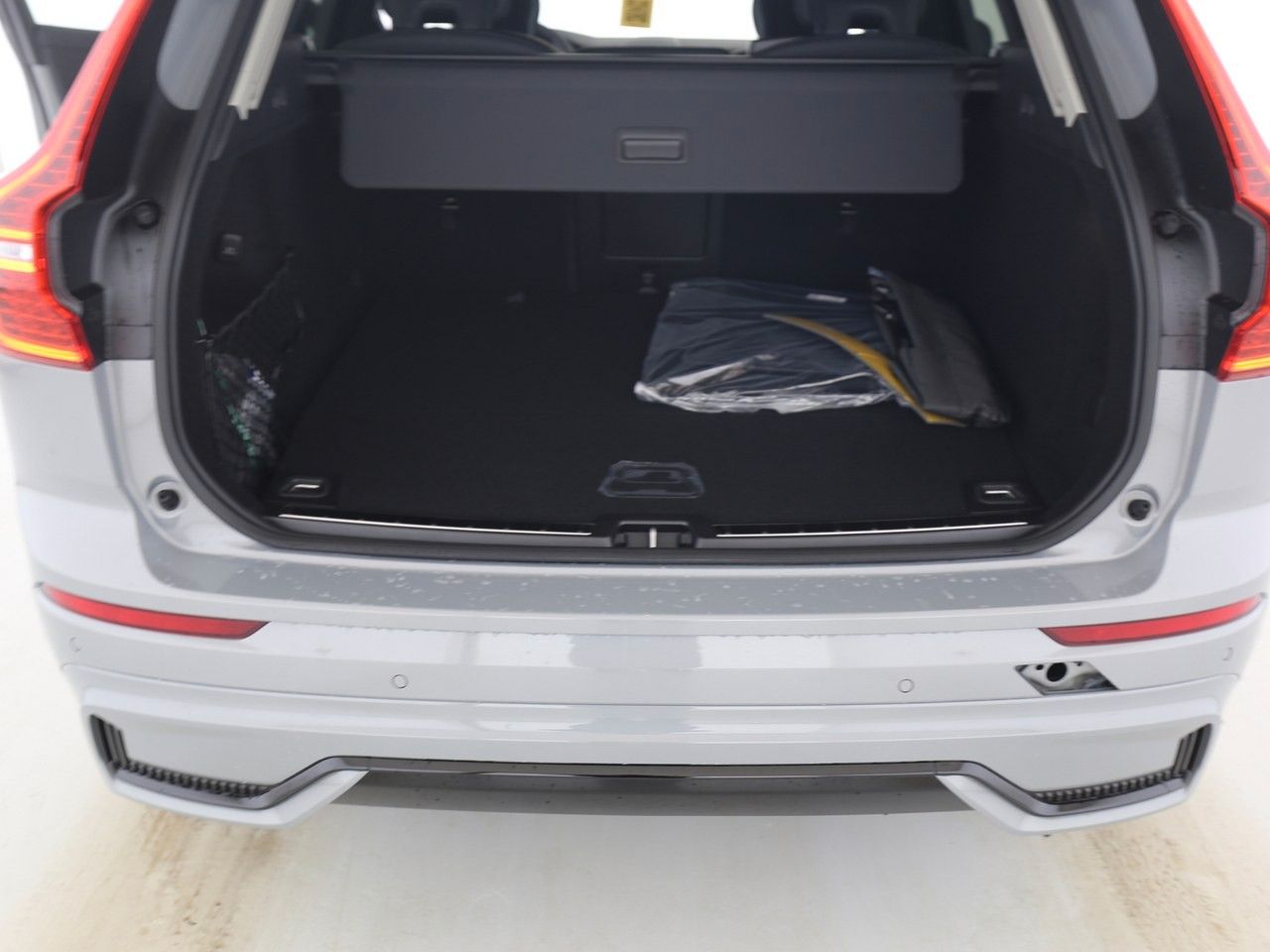 Volvo  T6 Plus Dark Recharge Plug-In Hybrid AWD