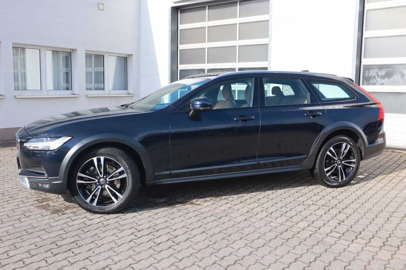 Volvo  Pro AWD HUD*StzLüft*360°