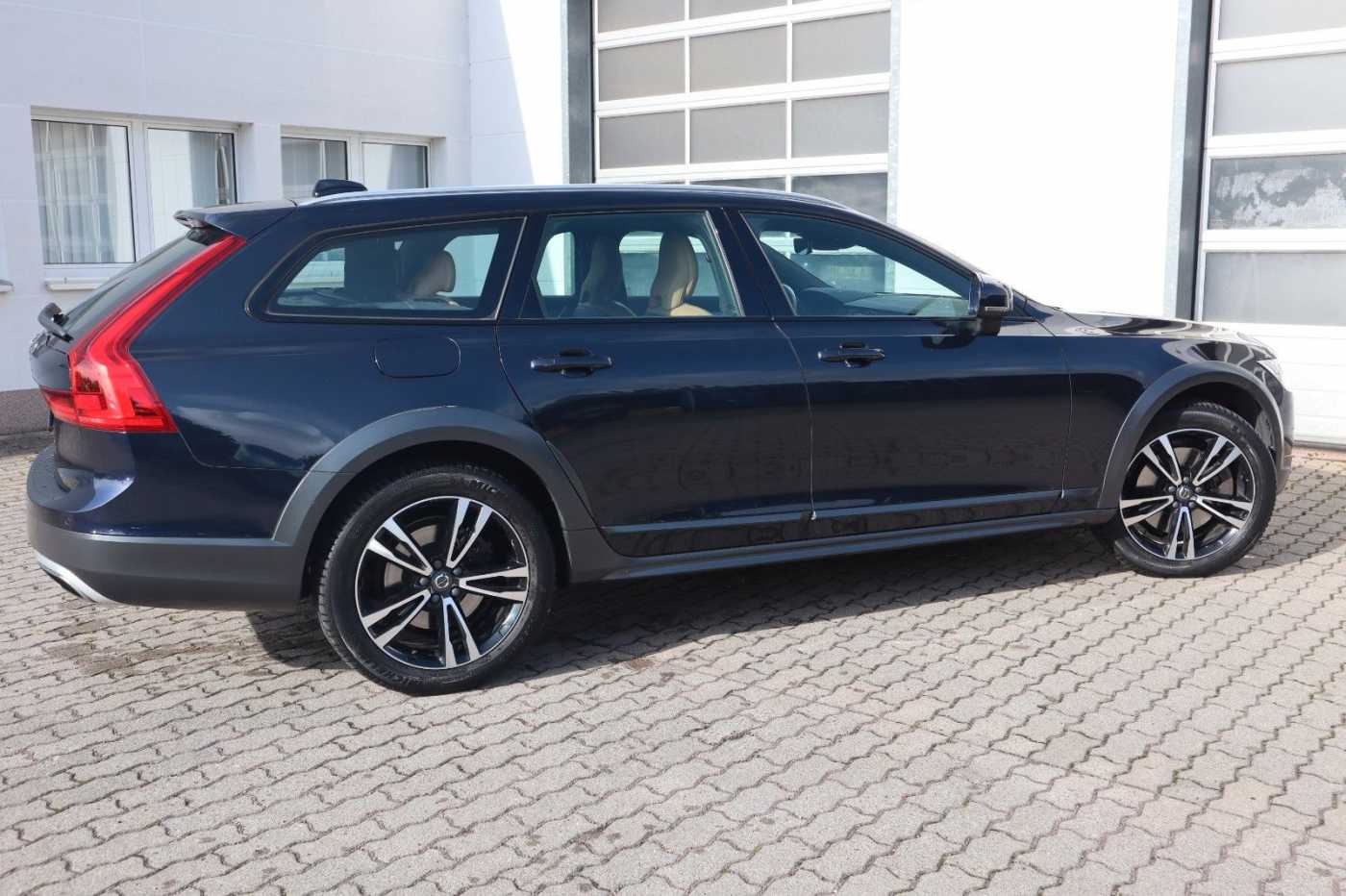 Volvo  Pro AWD HUD*StzLüft*360°