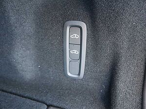 Volvo  B4 Ultimate Dark AWD*B&W*Massag*Standh*
