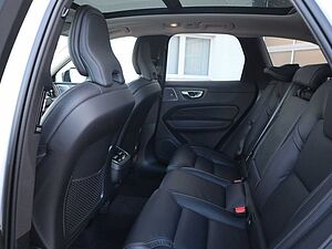 Volvo  B4 Ultimate Dark AWD*B&W*Massag*Standh*