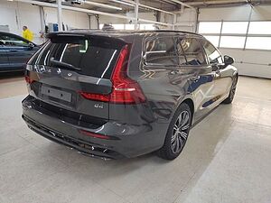 Volvo  B4 Ultimate Dark*B&W*Standh*360°