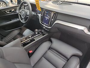 Volvo  B4 Ultimate Dark*B&W*Standh*360°