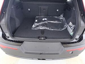 Volvo  175 kW Single Motor RWD Plus Dark