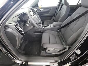 Volvo  175 kW Single Motor RWD Plus Dark