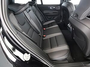 Volvo  B4 Ultra Dark