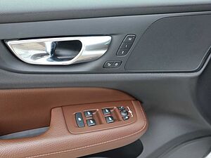 Volvo  T8 Inscription Plug-In Hybrid AWD